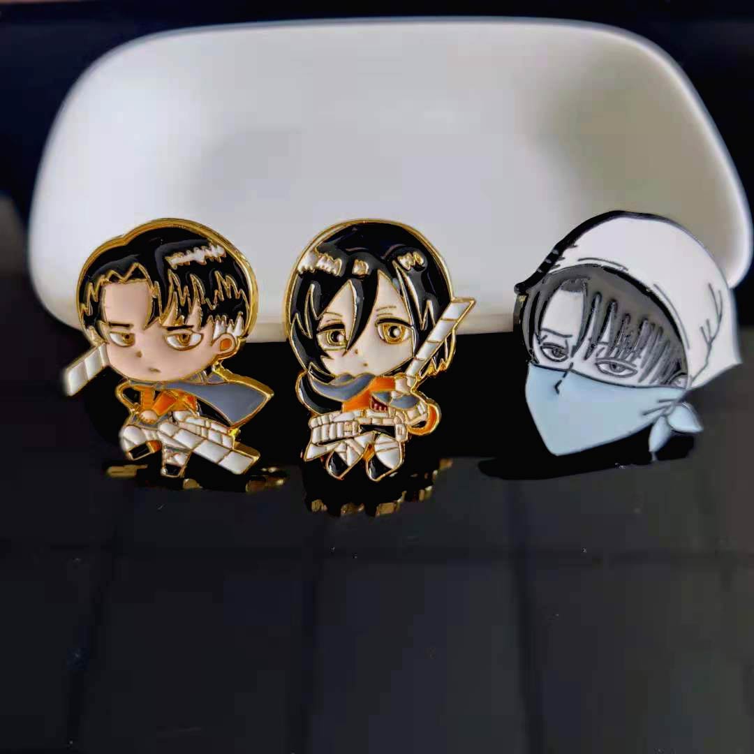 Pin esmaltado de ataque a los Titanes Levi Ackerman Mikasa Ackerman Shingeki No Kyojin, broche de solapa, insignia de Metal, accesorio de joyería